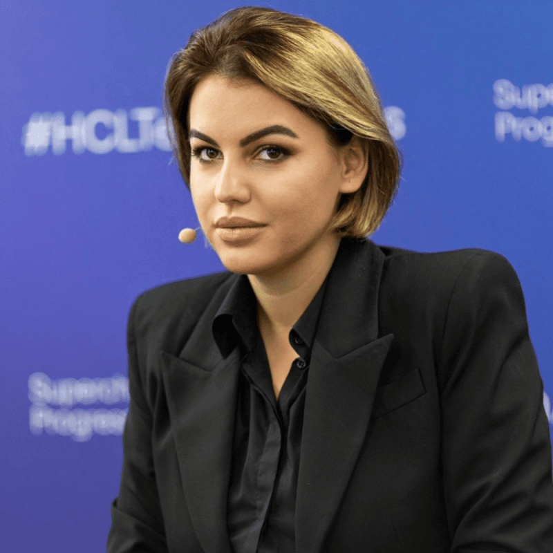 Portrait of Romina Gingasu, founder of Campaign Institute